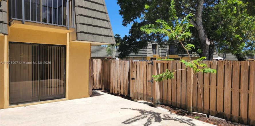 Adosado en West Palm Beach, Florida 2 dormitorios, 114.83 m2 № 1967767