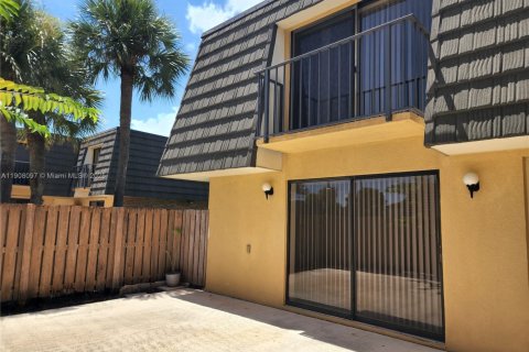 Adosado en alquiler en West Palm Beach, Florida, 2 dormitorios, 114.83 m2 № 1967767 - foto 16