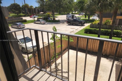 Adosado en alquiler en West Palm Beach, Florida, 2 dormitorios, 114.83 m2 № 1967767 - foto 11