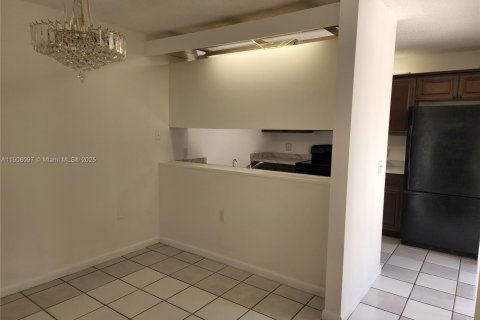 Adosado en alquiler en West Palm Beach, Florida, 2 dormitorios, 114.83 m2 № 1967767 - foto 13