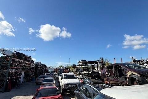 Propiedad comercial en venta en Miami, Florida № 1802533 - foto 3