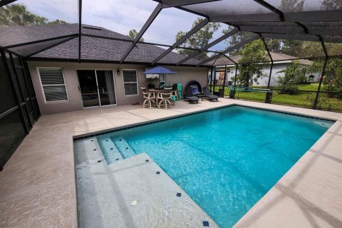 House in Citrus Springs, Florida 3 bedrooms, 171.5 sq.m. № 1869808 - photo 2