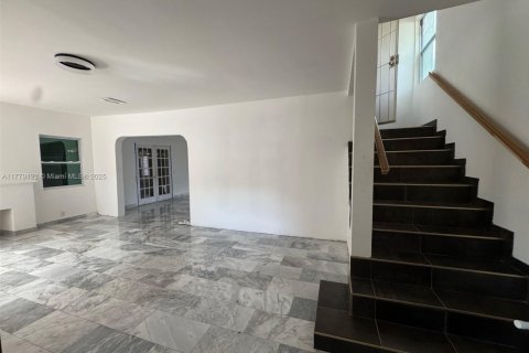 Immobilier commercial à vendre à Miami, Floride: 305.37 m2 № 1956944 - photo 3