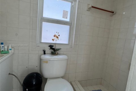 Immobilier commercial à vendre à Miami, Floride: 305.37 m2 № 1956944 - photo 7