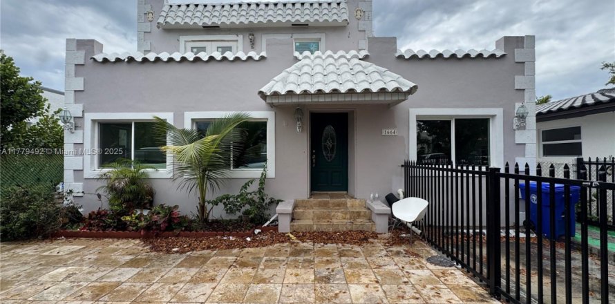 Immobilier commercial à Miami, Floride 305.37 m2 № 1956944