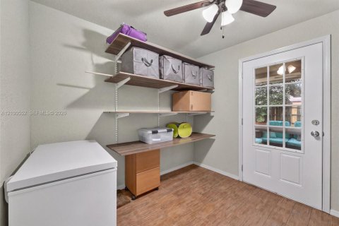 Casa en venta en West Park, Florida, 3 dormitorios, 104.42 m2 № 2401725 - foto 12