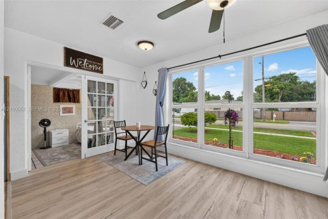Casa en venta en West Park, Florida, 3 dormitorios, 104.42 m2 № 2401725 - foto 4