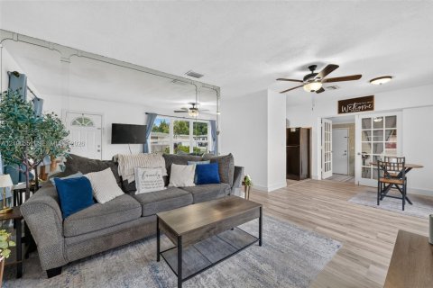 Casa en venta en West Park, Florida, 3 dormitorios, 104.42 m2 № 2401725 - foto 3