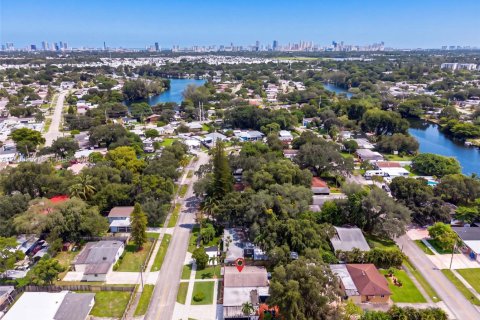 Casa en venta en West Park, Florida, 3 dormitorios, 104.42 m2 № 2401725 - foto 16