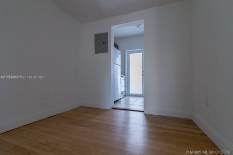 Condo in Miami Beach, Florida, 1 bedroom  № 1953387 - photo 7