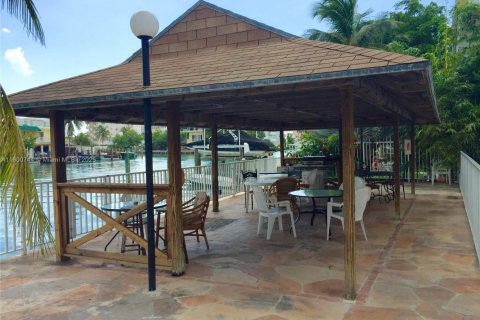 Condo in Miami Beach, Florida, 1 bedroom  № 1953387 - photo 14