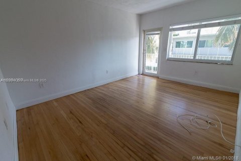 Condo in Miami Beach, Florida, 1 bedroom  № 1953387 - photo 5