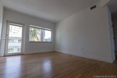 Condo in Miami Beach, Florida, 1 bedroom  № 1953387 - photo 4