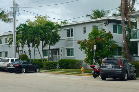 Condo in Miami Beach, Florida, 1 bedroom  № 1953387 - photo 20