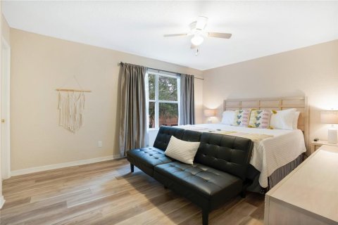 Townhouse in Davenport, Florida 4 bedrooms, 138.61 sq.m. № 2093969 - photo 25