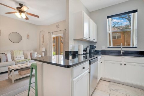 Townhouse in Davenport, Florida 4 bedrooms, 138.61 sq.m. № 2093969 - photo 6
