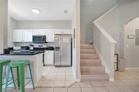 Townhouse in Davenport, Florida 4 bedrooms, 138.61 sq.m. № 2093969 - photo 9