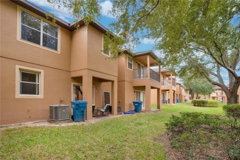 Townhouse in Davenport, Florida 4 bedrooms, 138.61 sq.m. № 2093969 - photo 2