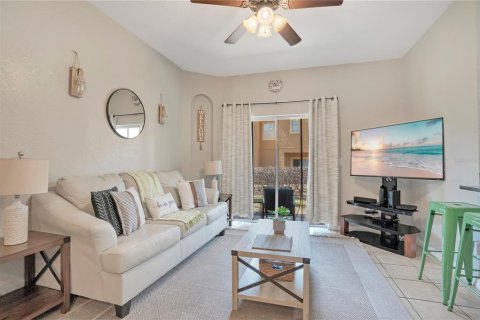 Townhouse in Davenport, Florida 4 bedrooms, 138.61 sq.m. № 2093969 - photo 18