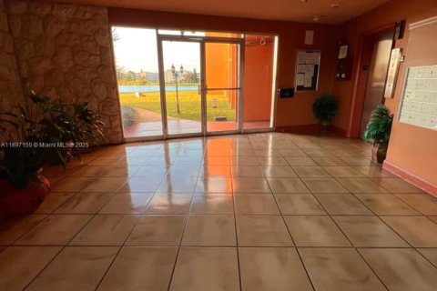 Condominio en alquiler en Miami, Florida, 1 dormitorio, 72.37 m2 № 1948723 - foto 21