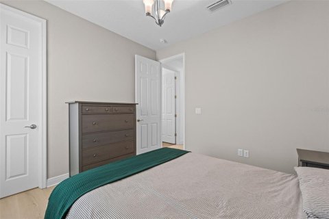 Casa en venta en Land O' Lakes, Florida, 4 dormitorios, 295.99 m2 № 1902422 - foto 8