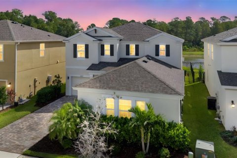 Casa en venta en Land O' Lakes, Florida, 4 dormitorios, 295.99 m2 № 1902422 - foto 4