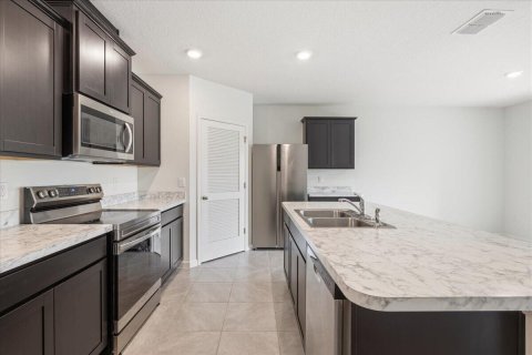 House in Sebastian, Florida 4 bedrooms, 171.96 sq.m. № 2083215 - photo 8