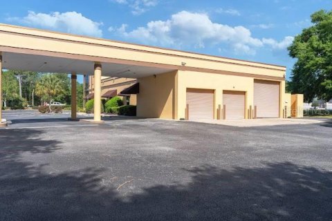 Propiedad comercial en alquiler en Ocala, Florida, 559.36 m2 № 1656982 - foto 1