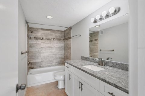 Condominio en venta en Sarasota, Florida, 1 dormitorio, 91.51 m2 № 1789774 - foto 25