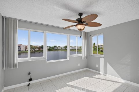 Condo in Tamarac, Florida, 2 bedrooms № 2087285 - photo 19
