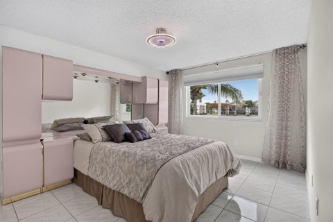 Condo in Tamarac, Florida, 2 bedrooms № 2087285 - photo 25