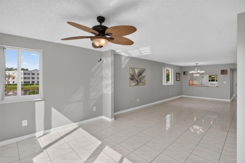 Condo in Tamarac, Florida, 2 bedrooms № 2087285 - photo 24