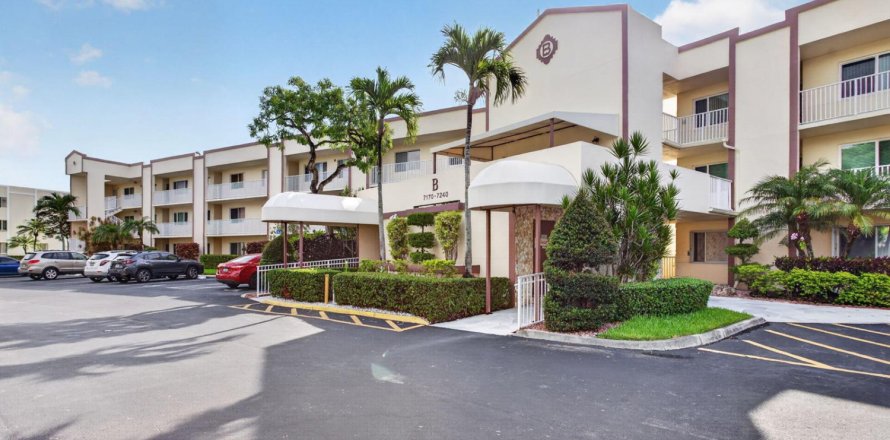 Condo in Tamarac, Florida, 2 bedrooms № 2087285