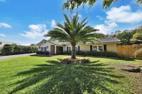 Купить виллу или дом в Корал-Спрингс, Флорида 4 спальни, 194.44м2, № 2033547 - фото 2