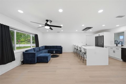 Casa en venta en Port Charlotte, Florida, 2 dormitorios, 106.56 m2 № 2235709 - foto 3