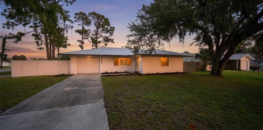 Casa en Port Charlotte, Florida 2 dormitorios, 106.56 m2 № 2235709