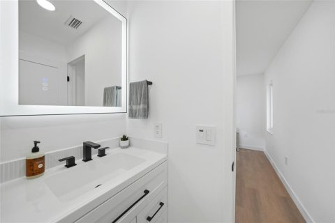 Casa en venta en Port Charlotte, Florida, 2 dormitorios, 106.56 m2 № 2235709 - foto 17