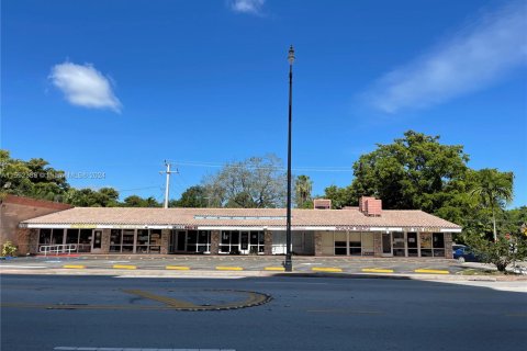 Commercial property in Coral Gables, Florida № 1985081 - photo 1