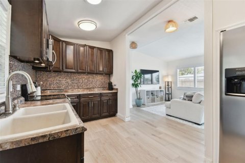 House in Saint Petersburg, Florida 2 bedrooms, 78.87 sq.m. № 1584840 - photo 13