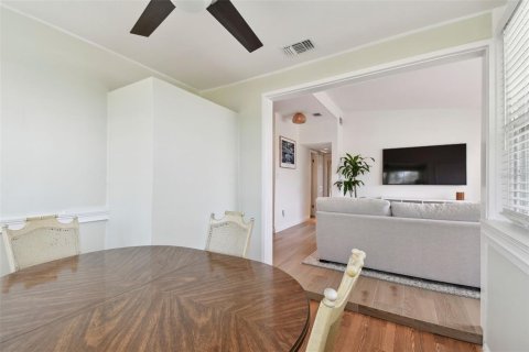 House in Saint Petersburg, Florida 2 bedrooms, 78.87 sq.m. № 1584840 - photo 21