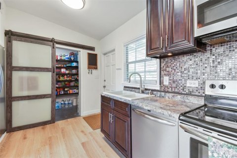 House in Saint Petersburg, Florida 2 bedrooms, 78.87 sq.m. № 1584840 - photo 17
