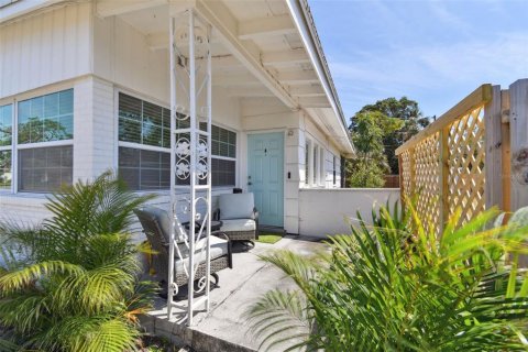 House in Saint Petersburg, Florida 2 bedrooms, 78.87 sq.m. № 1584840 - photo 4