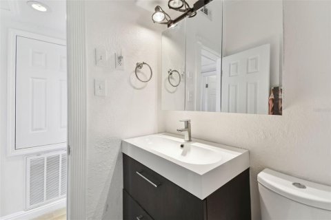 House in Saint Petersburg, Florida 2 bedrooms, 78.87 sq.m. № 1584840 - photo 24