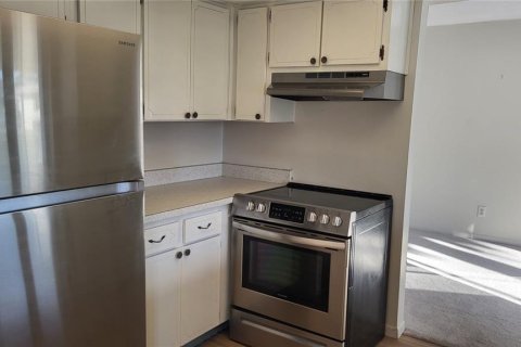 House in Seminole, Florida 2 bedrooms, 115.76 sq.m. № 2232342 - photo 3
