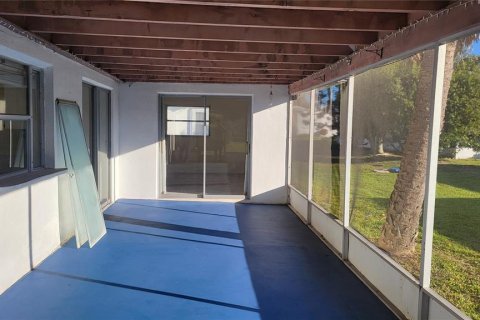 House in Seminole, Florida 2 bedrooms, 115.76 sq.m. № 2232342 - photo 6