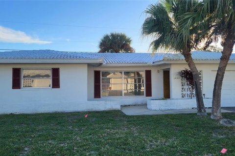 House in Seminole, Florida 2 bedrooms, 115.76 sq.m. № 2232342