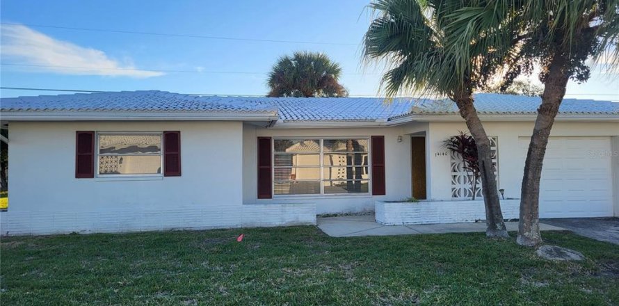 House in Seminole, Florida 2 bedrooms, 115.76 sq.m. № 2232342