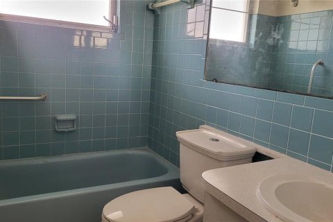 House in Seminole, Florida 2 bedrooms, 115.76 sq.m. № 2232342 - photo 13