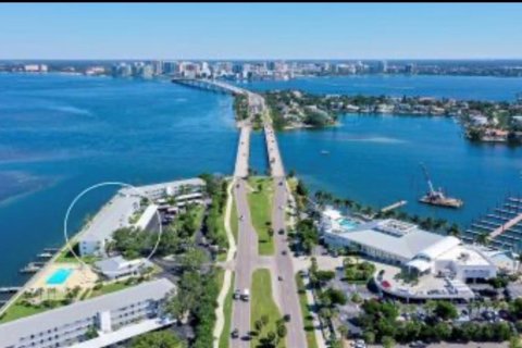 Condominio en Sarasota, Florida, 2 dormitorios № 2420004