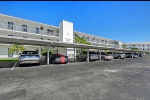 Condominio en venta en Sarasota, Florida, 2 dormitorios, 81.94 m2 № 2420004 - foto 17